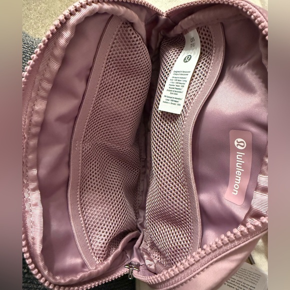 Brand new lululemon belt bag with tag! - Picture 5 of 5